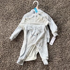 Carters 3 piece Baby Onesie Set in Light blue